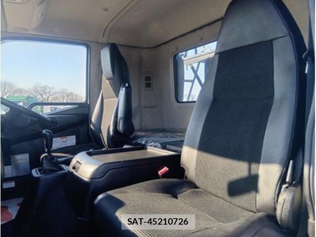 Mitsubishi FIGHTER 2021-06 2664776-20