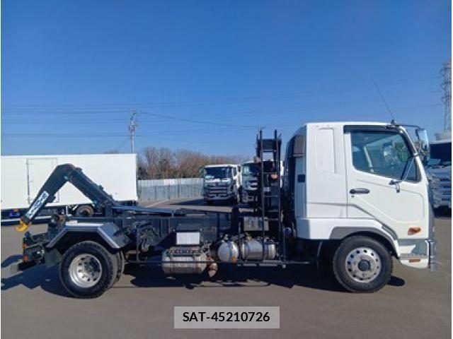 Mitsubishi FIGHTER 2021-06 2664776-7