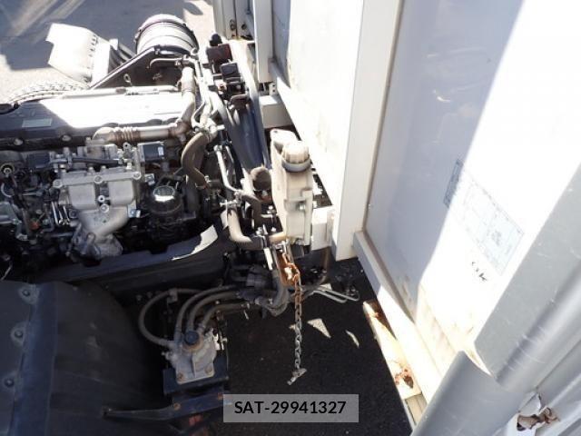 Mitsubishi FIGHTER 2018-05 2960776-20