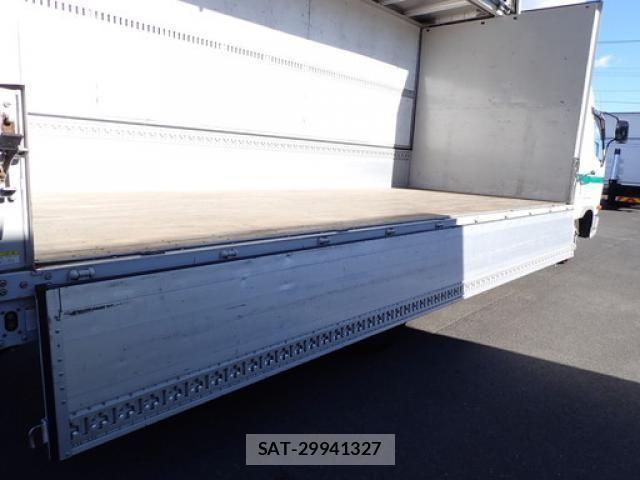 Mitsubishi FIGHTER 2018-05 2960776-24