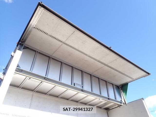 Mitsubishi FIGHTER 2018-05 2960776-25