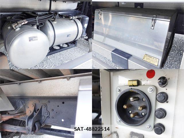 Mitsubishi FIGHTER 2012-11 2960779-16
