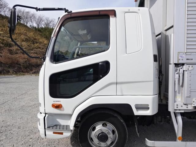 Mitsubishi FIGHTER 2014-10 3000784-10