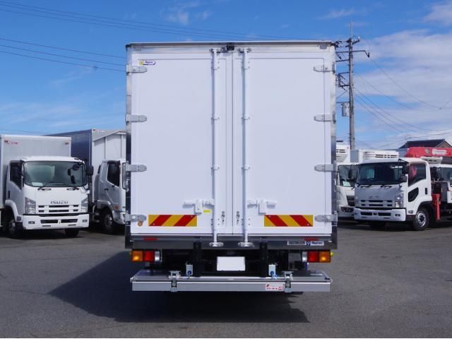 Mitsubishi FIGHTER 2025-11 3292691-22
