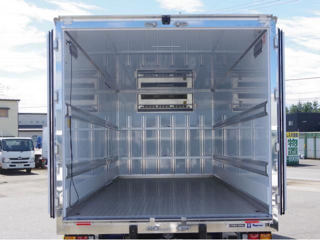 Mitsubishi FIGHTER 2025-11 3292691-4