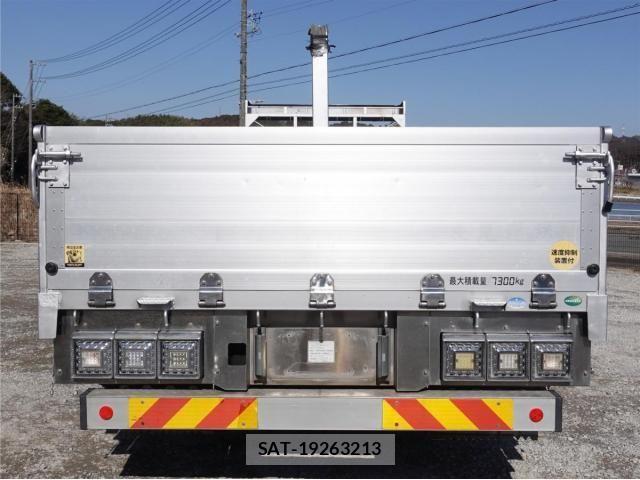 Mitsubishi FIGHTER 2015-12 3669224-9