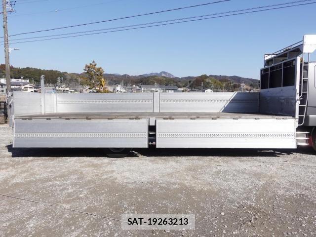 Mitsubishi FIGHTER 2015-12 3669224-15