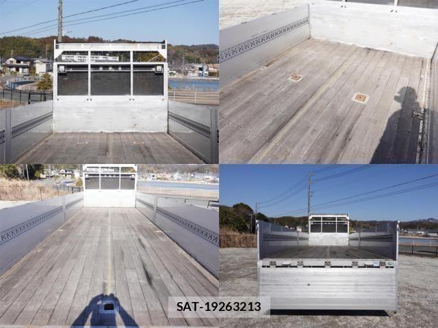 Mitsubishi FIGHTER 2015-12 3669224-17