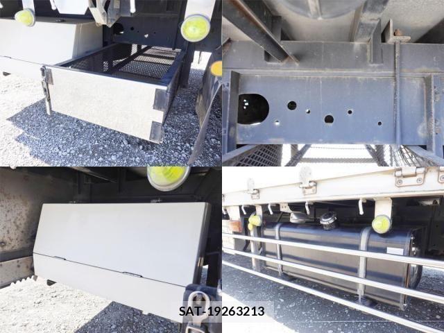 Mitsubishi FIGHTER 2015-12 3669224-22