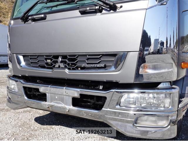 Mitsubishi FIGHTER 2015-12 3669224-3