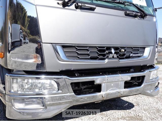 Mitsubishi FIGHTER 2015-12 3669224-4