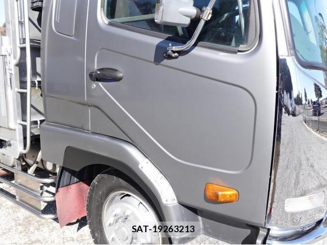 Mitsubishi FIGHTER 2015-12 3669224-5