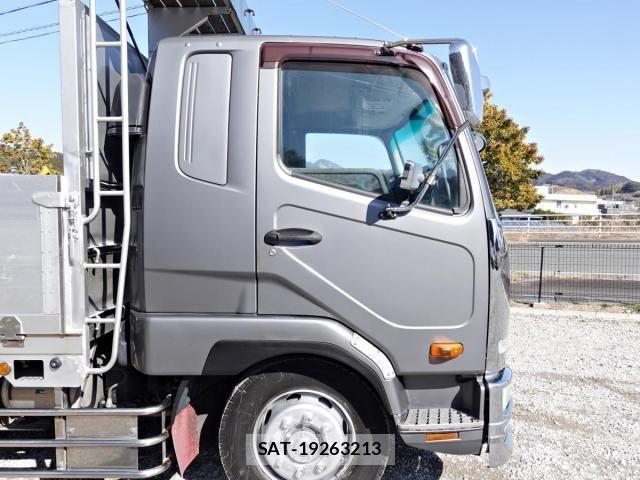 Mitsubishi FIGHTER 2015-12 3669224-6