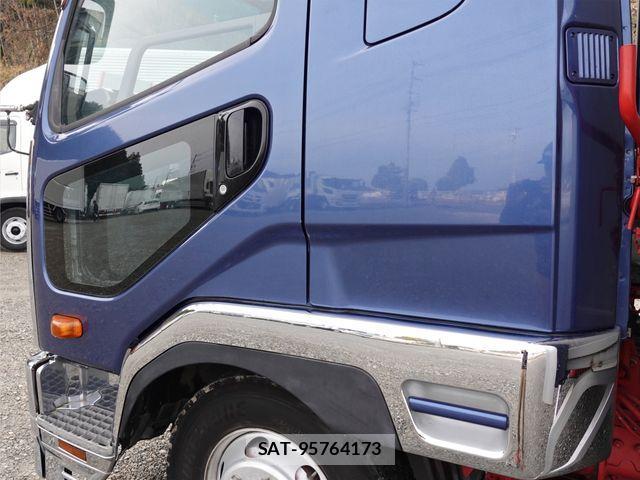 Mitsubishi FIGHTER 2016-07 3669221-10