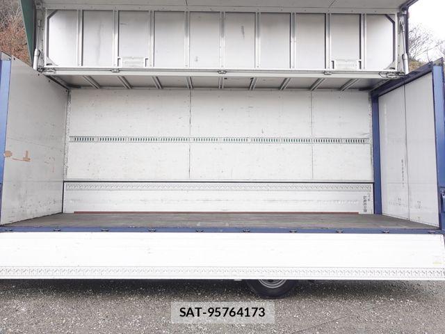 Mitsubishi FIGHTER 2016-07 3669221-12