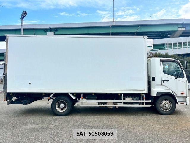 Mitsubishi FIGHTER 2017-08 3669208-3