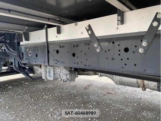 Mitsubishi FIGHTER 2023-05 3714207-19