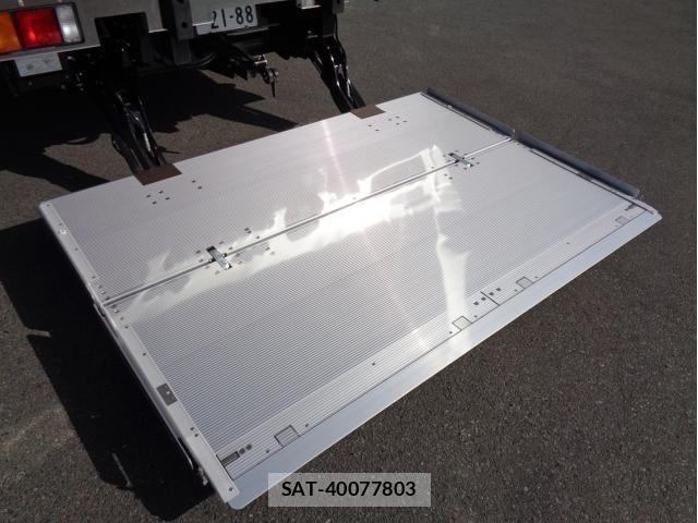 Mitsubishi FIGHTER 2025-11 3905501-14
