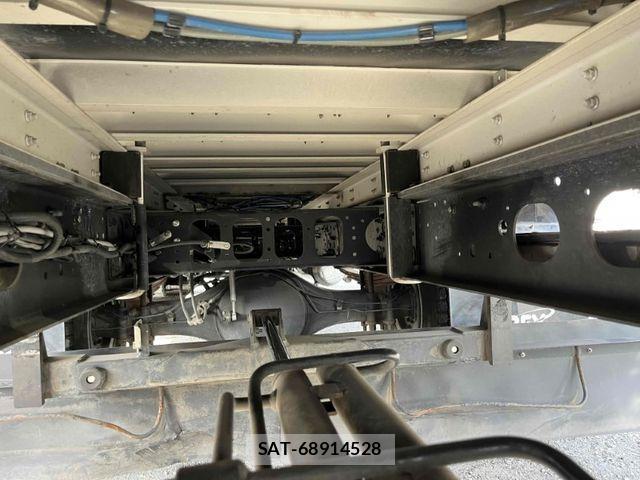 Mitsubishi FIGHTER 2019-08 3905520-12