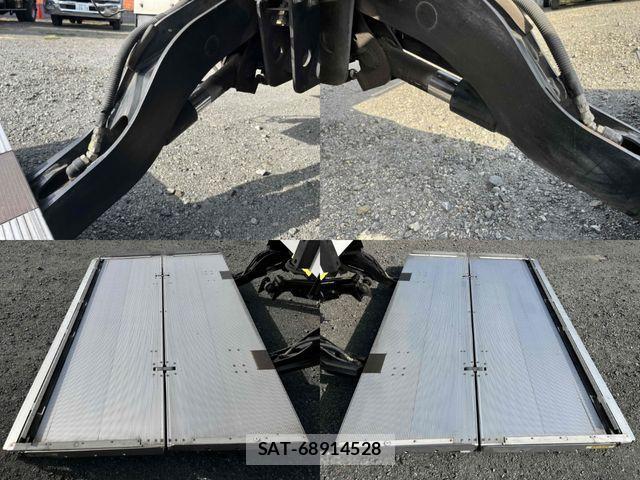 Mitsubishi FIGHTER 2019-08 3905520-14