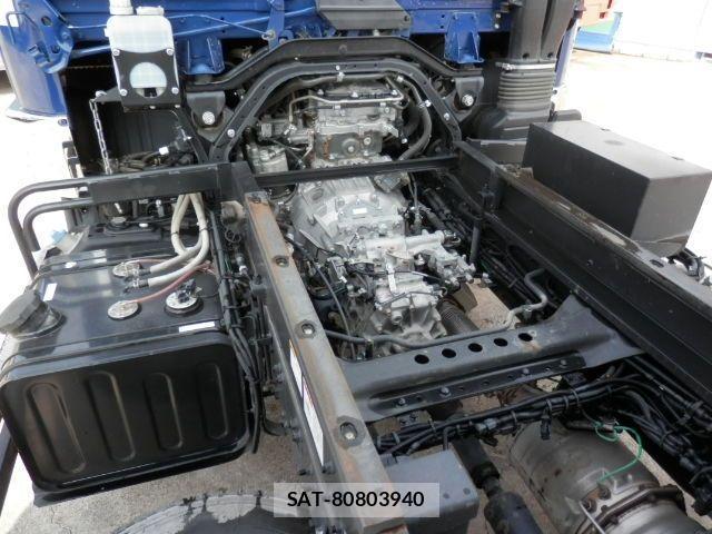 Mitsubishi FIGHTER 2021-12 3934132-15