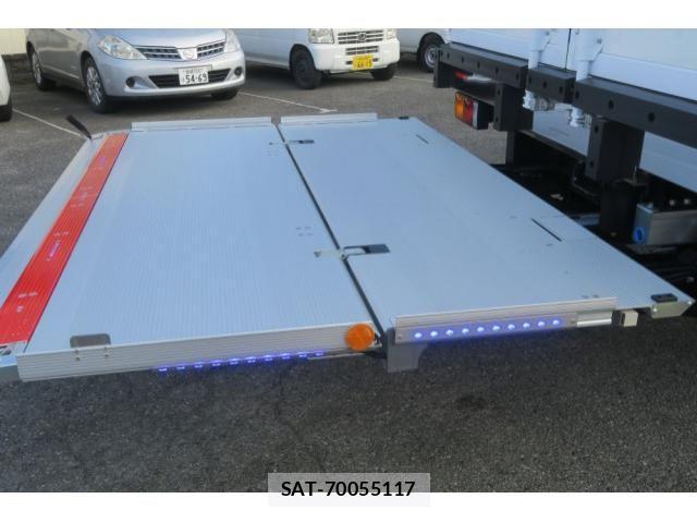 Mitsubishi FIGHTER 2025-09 4109454-14