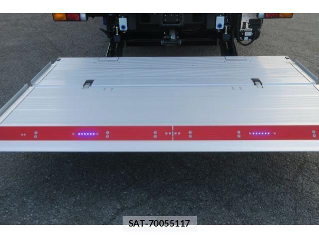 Mitsubishi FIGHTER 2025-09 4109454-16
