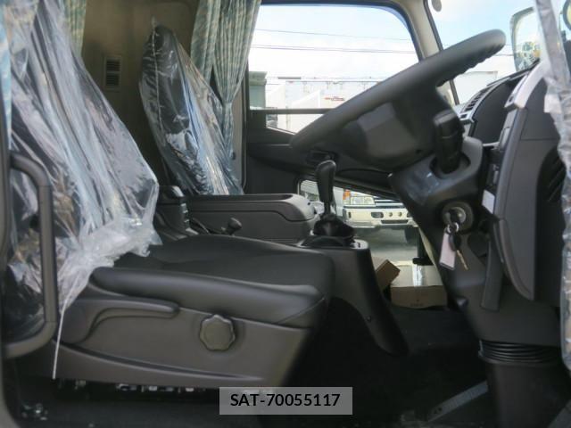 Mitsubishi FIGHTER 2025-09 4109454-23