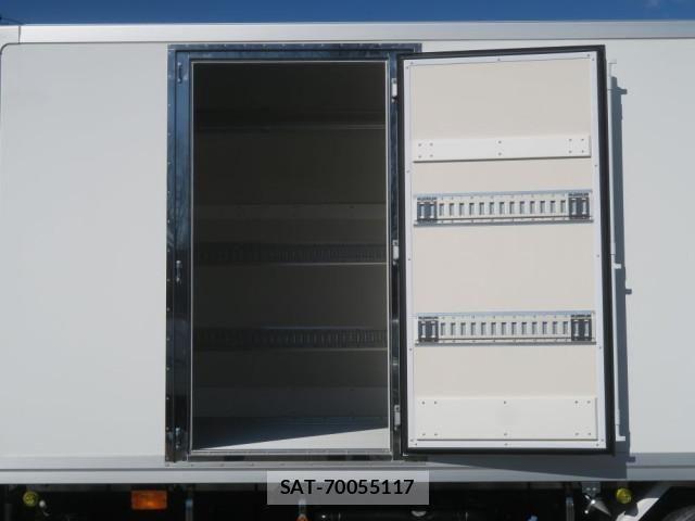 Mitsubishi FIGHTER 2025-09 4109454-2
