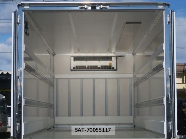 Mitsubishi FIGHTER 2025-09 4109454-6