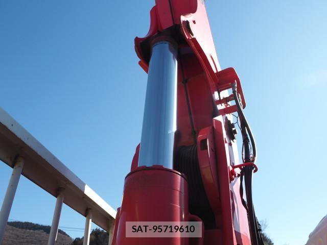 Mitsubishi FIGHTER 2015-12 4109496-10