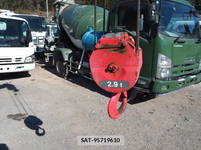 Mitsubishi FIGHTER 2015-12 4109496-14