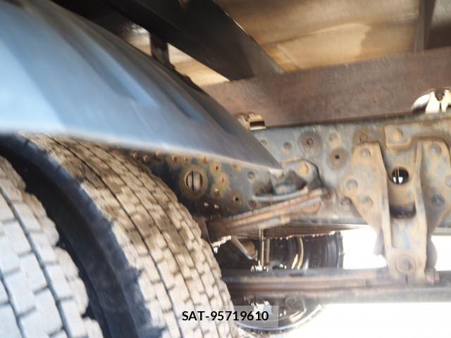 Mitsubishi FIGHTER 2015-12 4109496-27