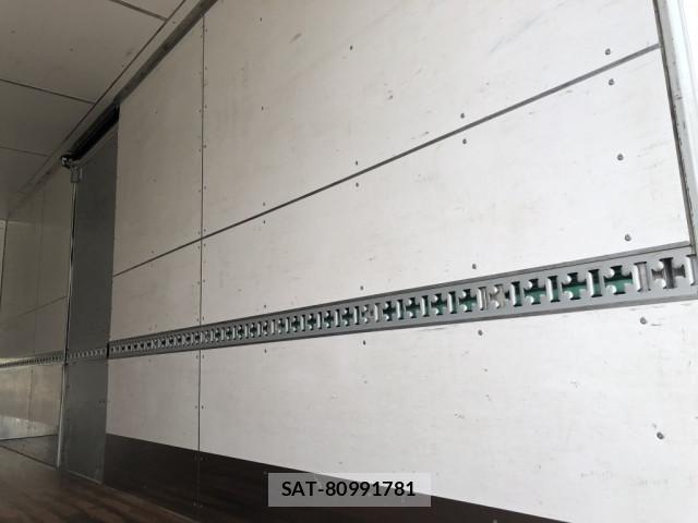 Mitsubishi FIGHTER 2017-04 4109501-12