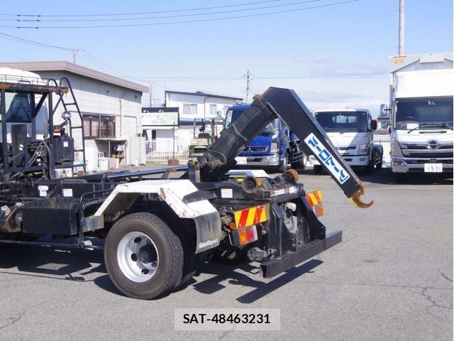 Mitsubishi FIGHTER 2016-09 4370772-9