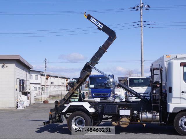 Mitsubishi FIGHTER 2016-09 4370772-8