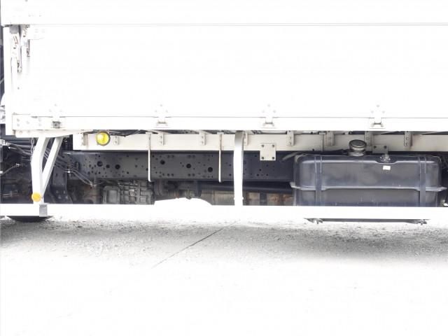 Mitsubishi FIGHTER 2014-03 4384496-24