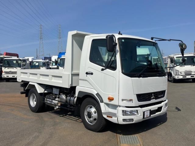 Mitsubishi FIGHTER 2025-10 4384467-1