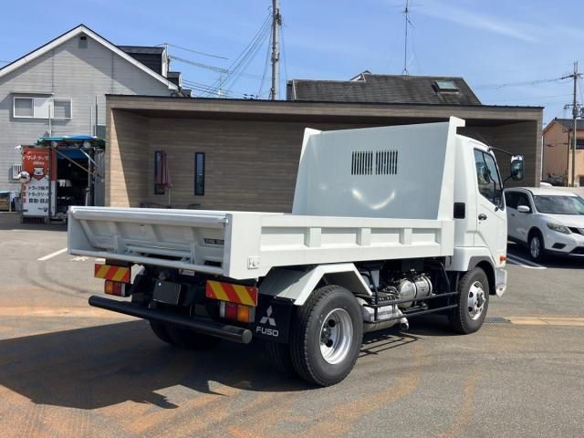 Mitsubishi FIGHTER 2025-10 4384467-2