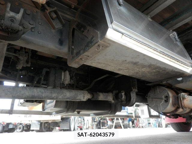 Mitsubishi FIGHTER 2013-03 4638903-13