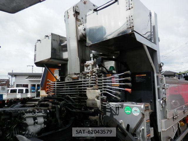 Mitsubishi FIGHTER 2013-03 4638903-21