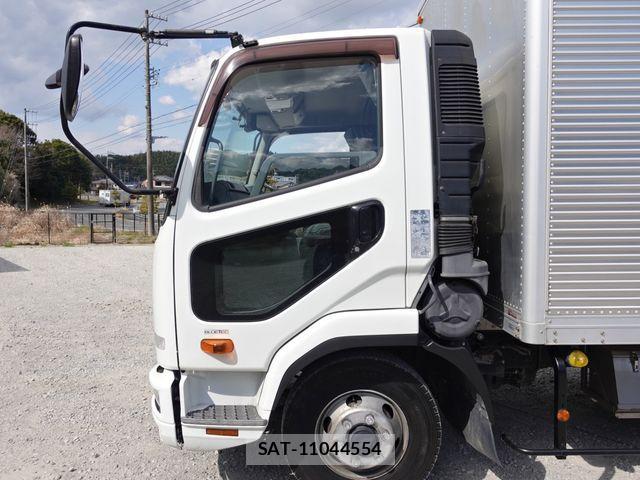 Mitsubishi FIGHTER 2015-06 4638909-12