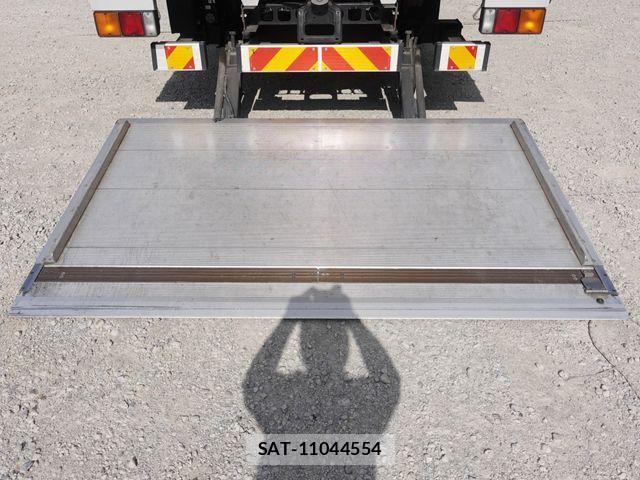 Mitsubishi FIGHTER 2015-06 4638909-13