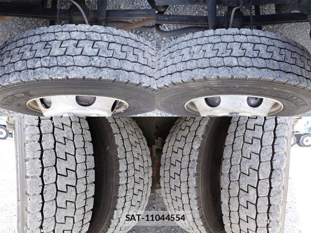 Mitsubishi FIGHTER 2015-06 4638909-20