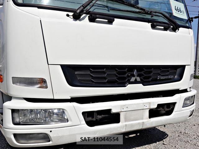 Mitsubishi FIGHTER 2015-06 4638909-3
