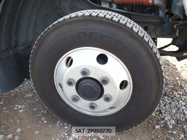 Mitsubishi FIGHTER 2014-08 4753433-10