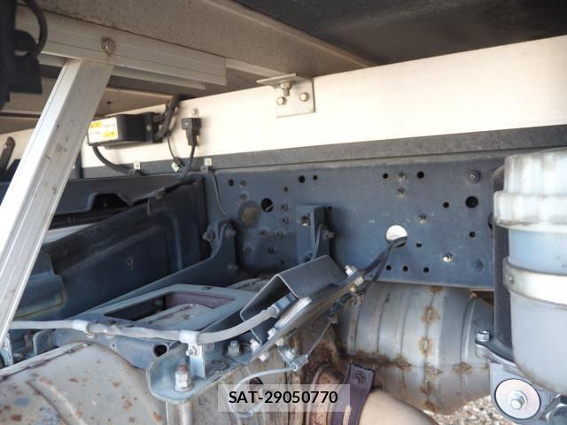 Mitsubishi FIGHTER 2014-08 4753433-11