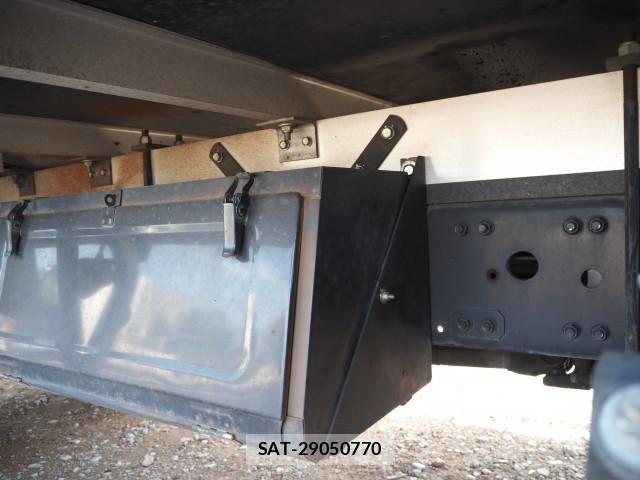 Mitsubishi FIGHTER 2014-08 4753433-12