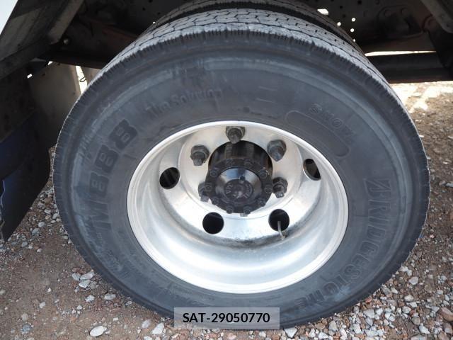 Mitsubishi FIGHTER 2014-08 4753433-14