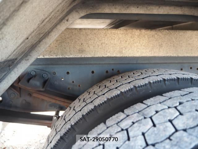 Mitsubishi FIGHTER 2014-08 4753433-15